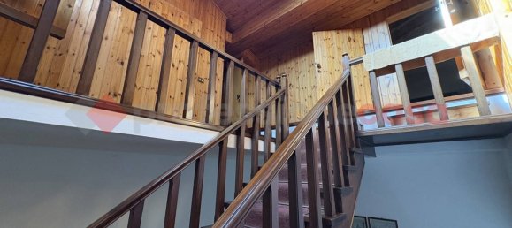 Дом с 5 комнатами в Барга, Италия № 340948 31