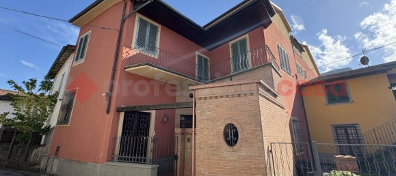 Дом с 5 комнатами в Барга, Италия № 340948 5