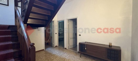 Дом с 5 комнатами в Барга, Италия № 340948 8