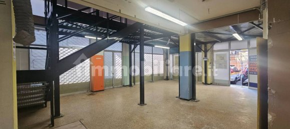  مرآب في Genoa, Italy 80متر مربع رقم 104577 24