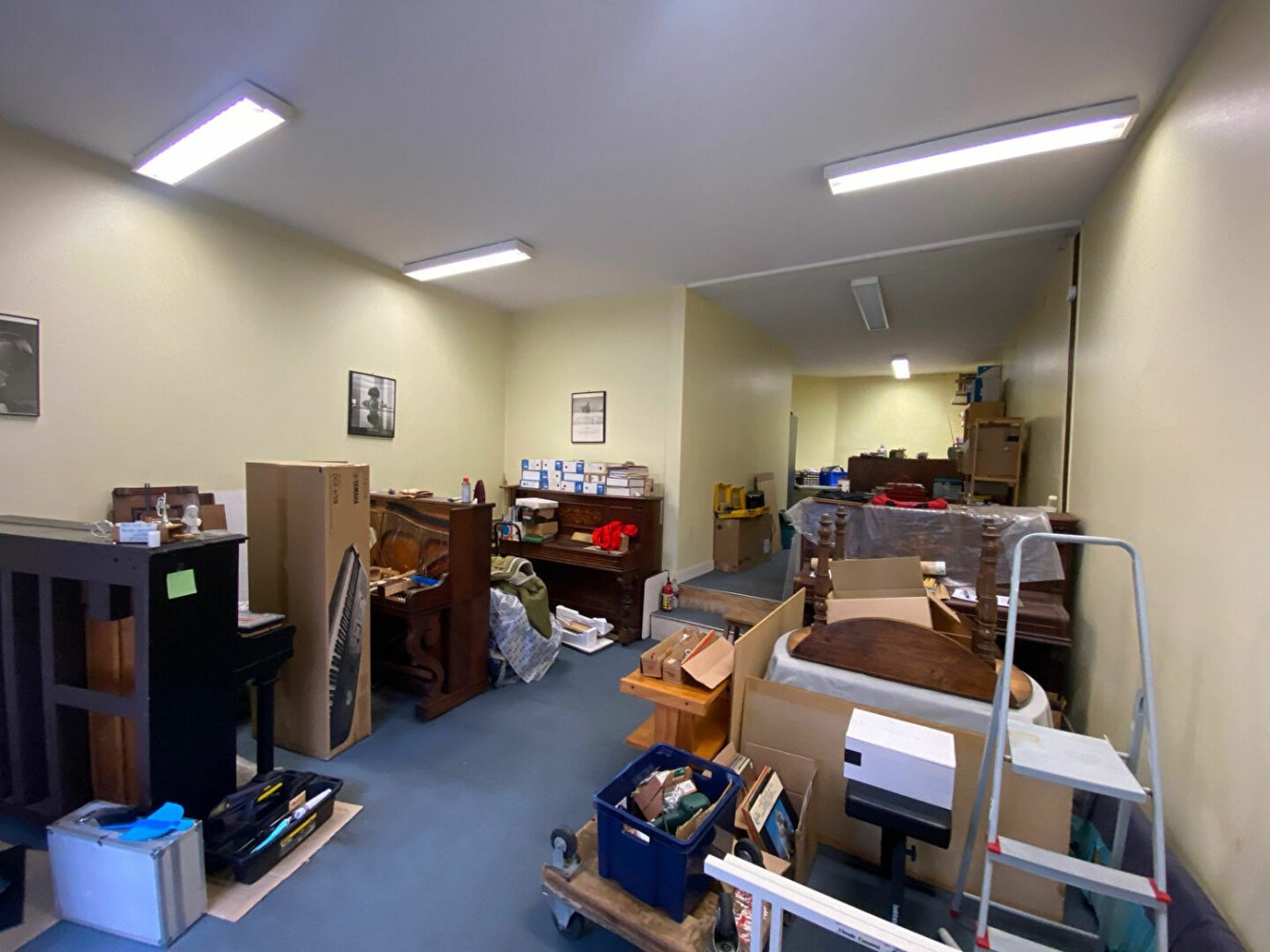 Коммерческая недвижимость 45м² в Бурж, Франция № 93751