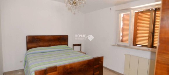 3 rooms Apartment in Urbisaglia, Italy No. 103192 4