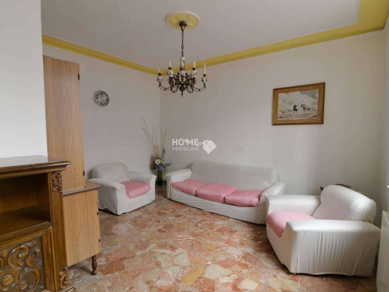 3 rooms Apartment in Urbisaglia, Italy No. 103192