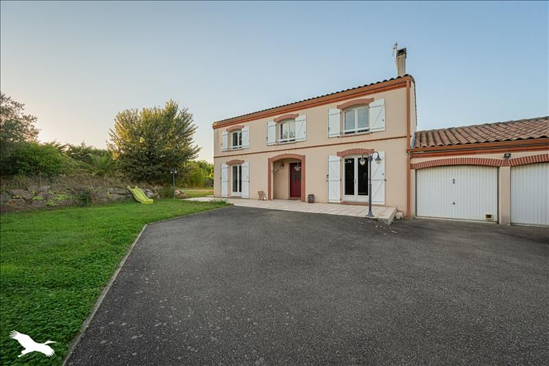 Casa de 6 dormitorios en Daux, France No. 341822