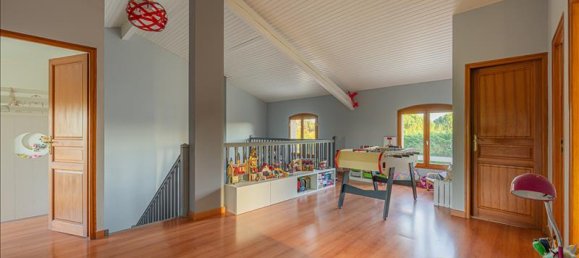 Casa de 6 dormitorios en Daux, France No. 341822 6