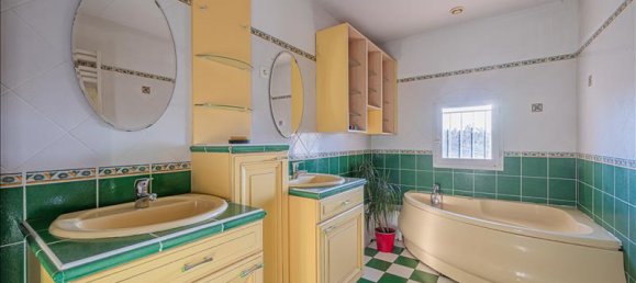 Casa de 6 dormitorios en Daux, France No. 341822 5