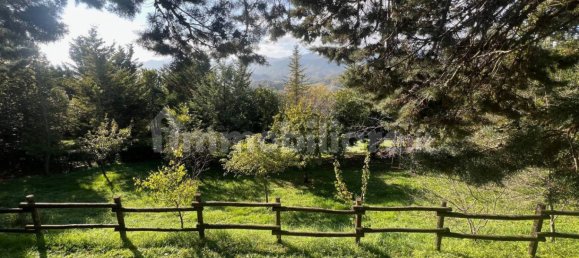 5 bedrooms House in Cantiano, Italy No. 319814 9