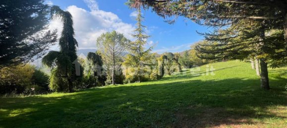 5 bedrooms House in Cantiano, Italy No. 319814 7