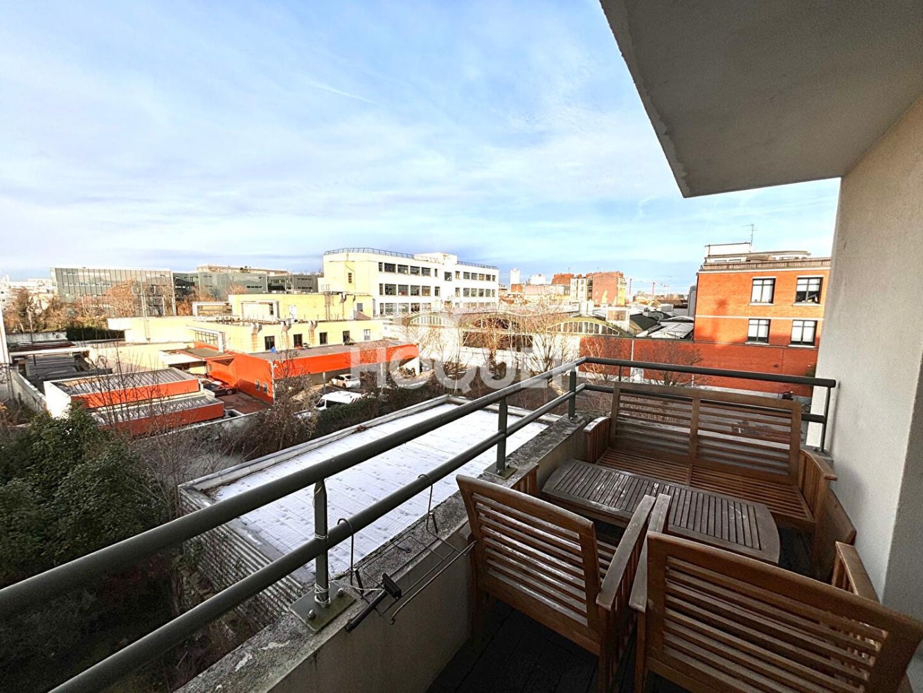 2 bedrooms Apartment in Seine-Saint-Denis, France No. 170775