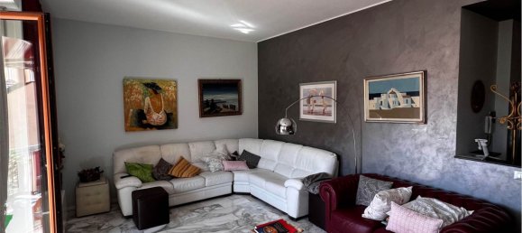 4 bedrooms Apartment in Alba, Italy No. 208816 4