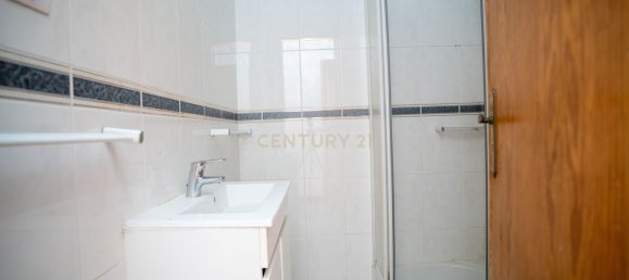 9 غرف نوم بناية في Amadora, Portugal رقم 115907 15