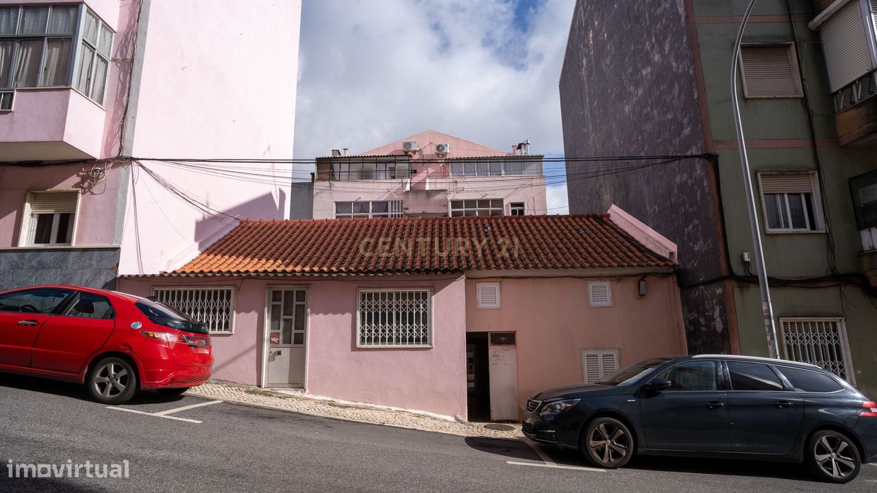 9 غرف نوم بناية في Amadora, Portugal رقم 115907