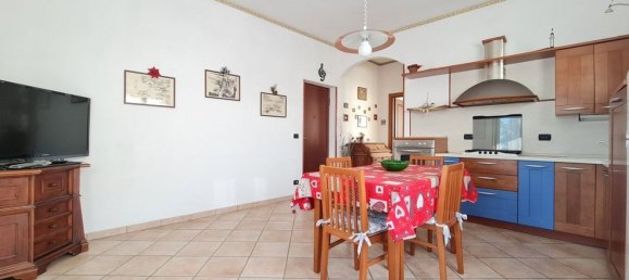 2غرفة شقة في Alba, Italy رقم 200480 2