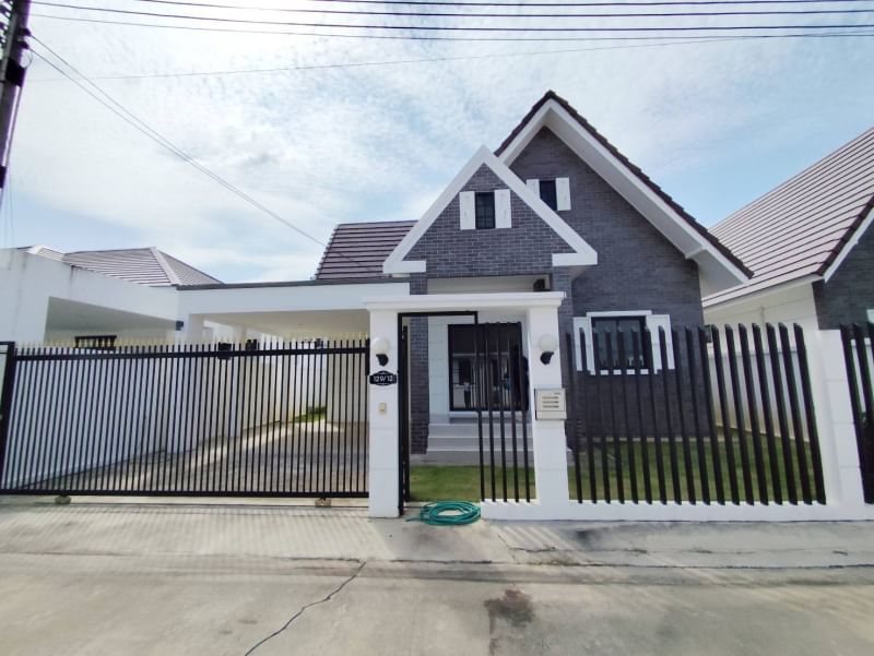 2 bedrooms Cafe / restaurant in Bang Sare, Thailand No. 25477