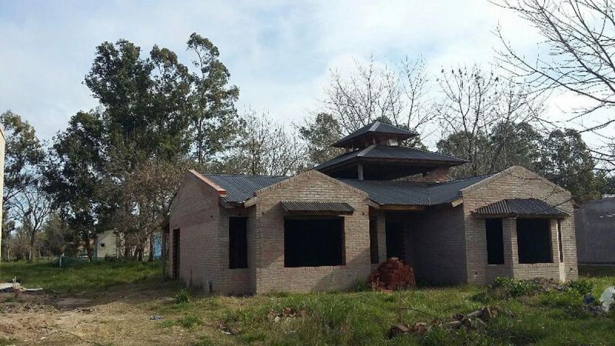 3 bedrooms House in Presidente Peron, Argentina No. 94336