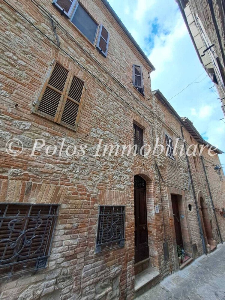 5غرفة شقة في Montefortino, Italy رقم 294563