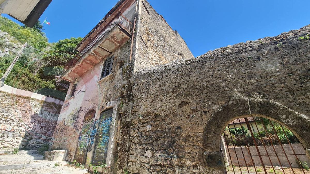 7 Schlafzimmer Gebäude in Sora, Italy, Nr. 361720