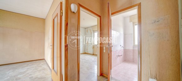 2 bedrooms Apartment in Cassano Magnago, Italy No. 328713 10