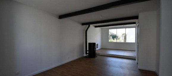 3 bedrooms House in Le Pallet, France No. 98322 7