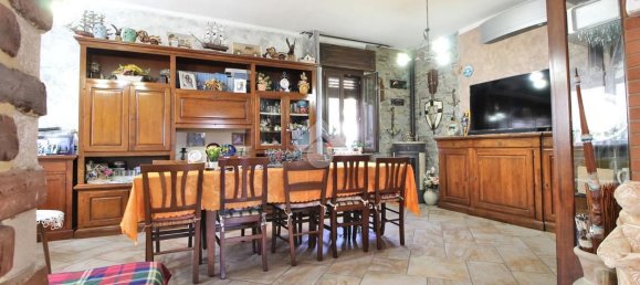 3 rooms Apartment in Mariano Comense, Italy No. 274028 7