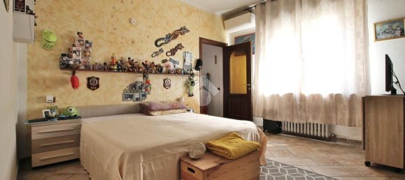 3 rooms Apartment in Mariano Comense, Italy No. 274028 4