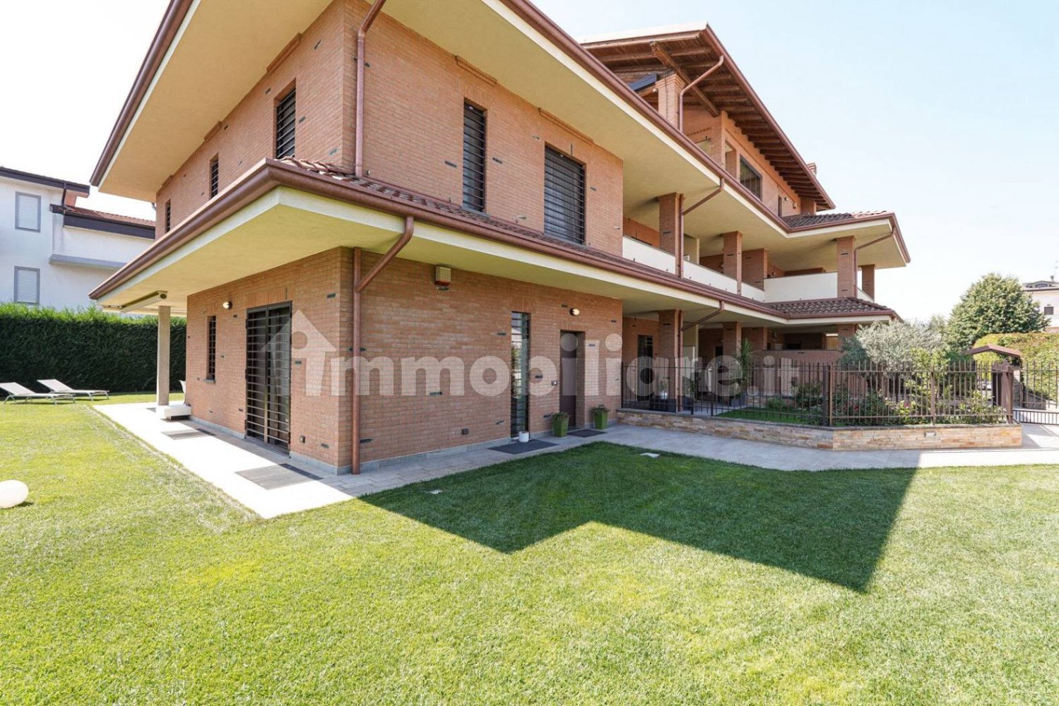 3 bedrooms Villa in Cambiago, Italy No. 347635