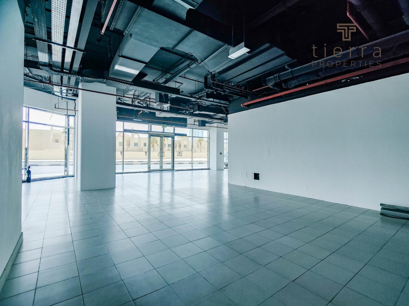 Tienda en Dubai Silicon Oasis, UAE 232.3 m² No. 54111