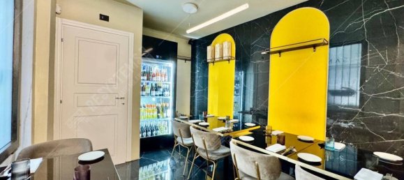 3 rooms Commercial property in Milan, Italy No. 247200 3