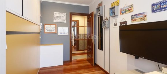 Apartamento de 3 dormitorios en Gijón, Spain No. 172391 20