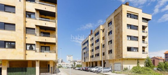 Apartamento de 3 dormitorios en Gijón, Spain No. 172391 2