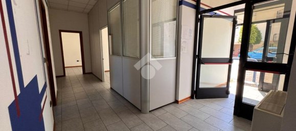 4-Zimmer Gewerbliche Immobilie in Selvazzano Dentro, Italy, Nr. 271806 2