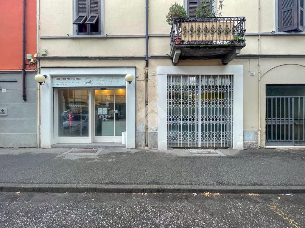 Коммерческая недвижимость с 5 комнатами в Кремона, Италия № 309952