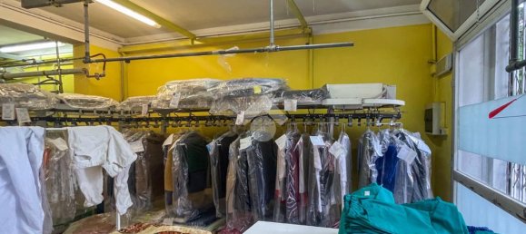 Коммерческая недвижимость с 5 комнатами в Кремона, Италия № 309952 5