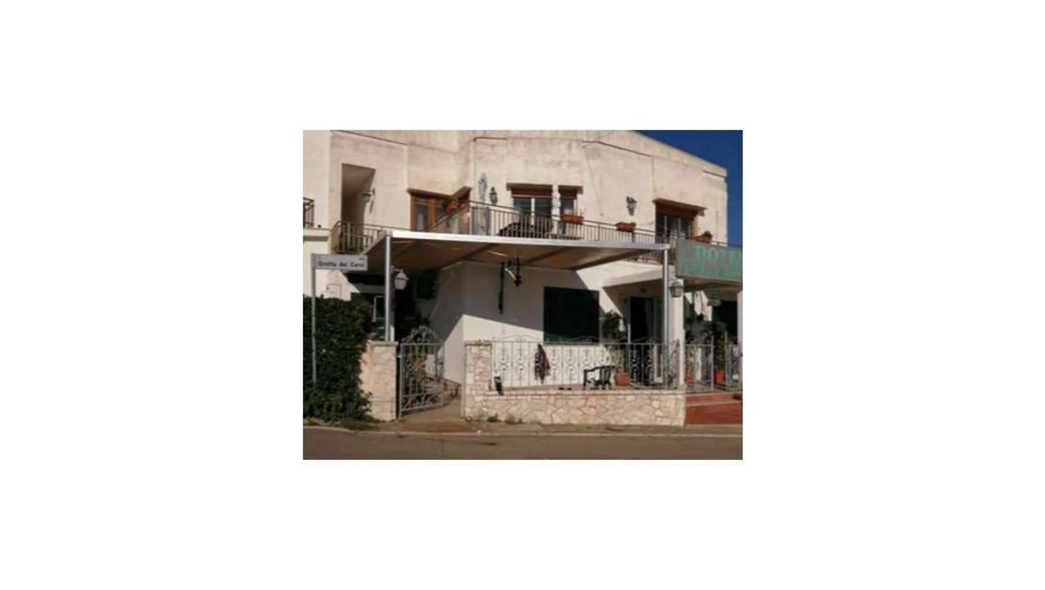 Дом с 10 комнатами в Otranto, Италия № 181282