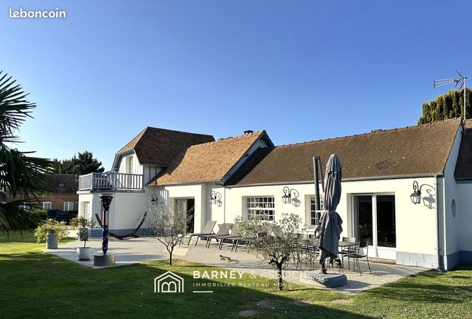 6 bedrooms House in Eure, France No. 356590