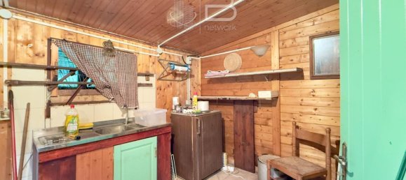  Land in Viareggio, Italy No. 351472 8