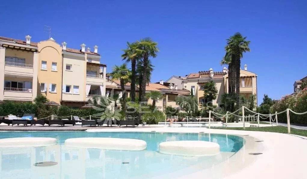 2 Schlafzimmer Wohnung in Jesolo, Italy, Nr. 385029