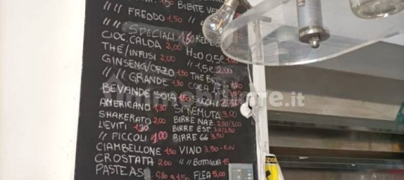 3 rooms Commercial property in Rome, Italy No. 50121 4