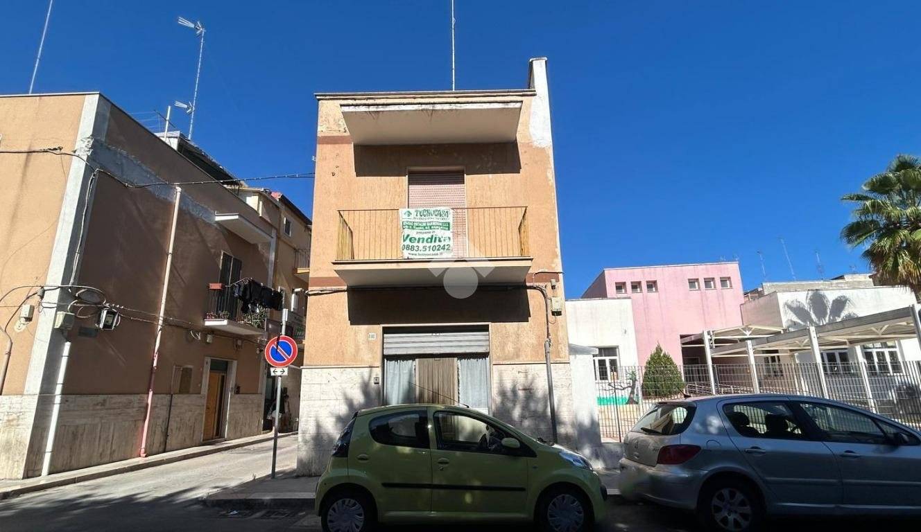 4 rooms Building in Barletta, Italy No. 346958