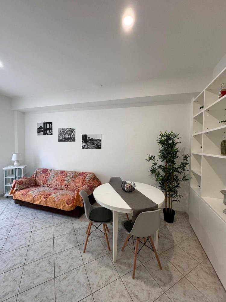 2 bedrooms Apartment in Rome, Italy No. 332012