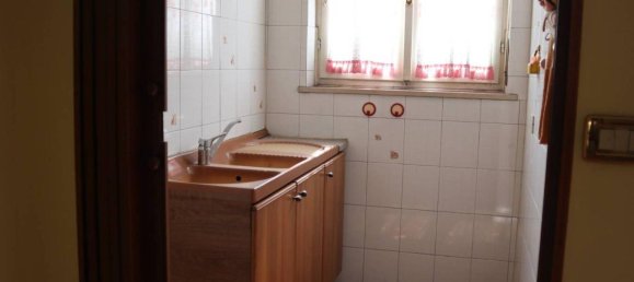 Квартира с 3 комнатами в Турин, Италия № 111160 8