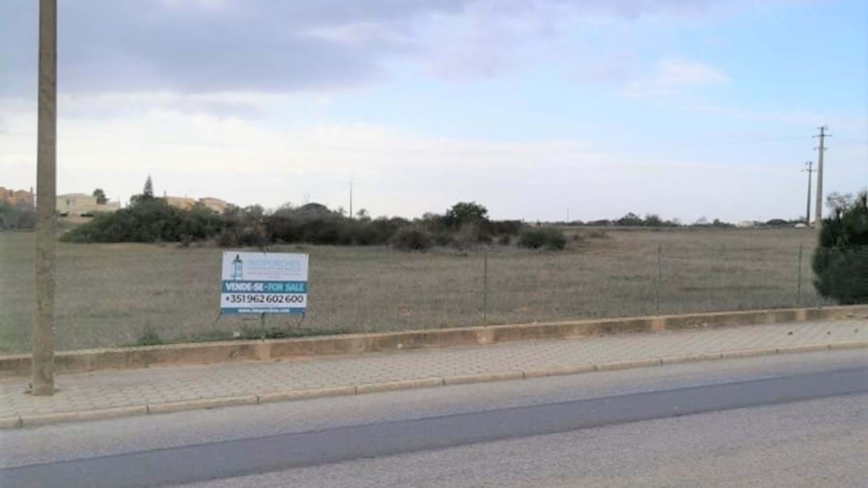  Land in Porches, Portugal No. 134955