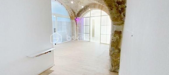 59m² Commercial property in Nimes, France No. 297497 3