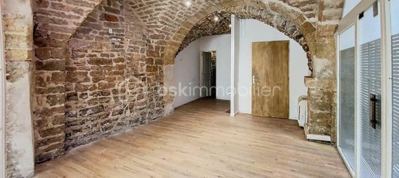 59m² Commercial property in Nimes, France No. 297497 4