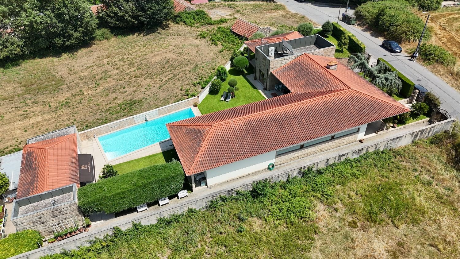 Casa de 3 dormitorios en Santa Eulalia, Portugal No. 223227