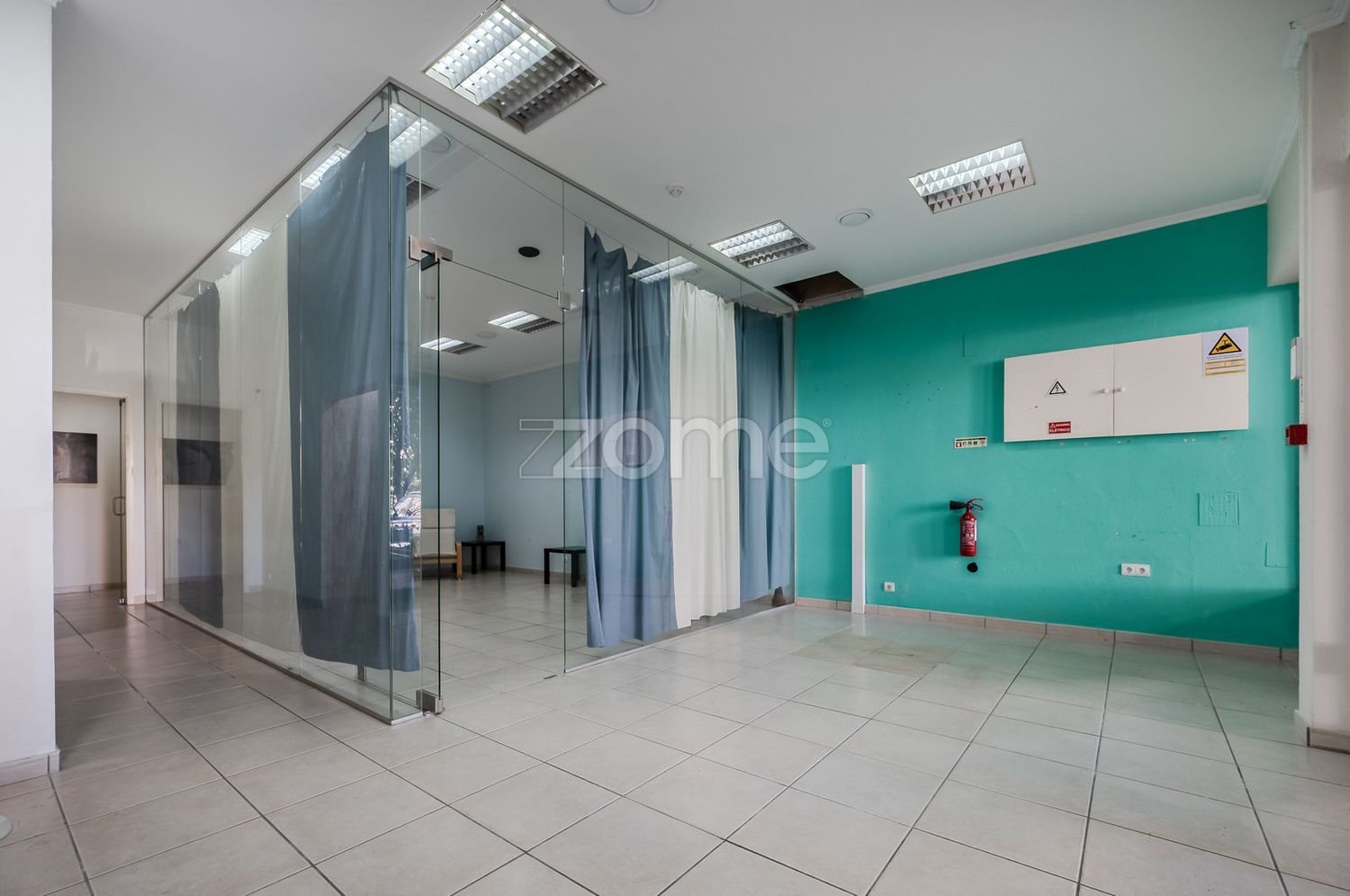 101m² Commercial property in Oeiras, Portugal No. 235198