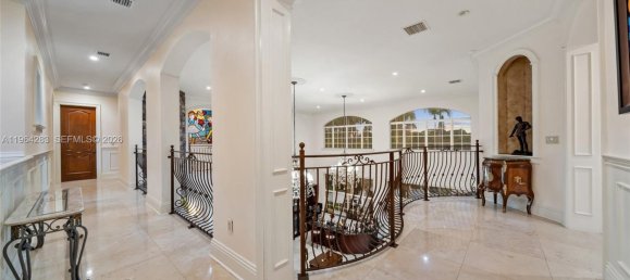 8 dormitorios villa en venta en Miami, Miami-Dade, Florida, USA № 615614 19