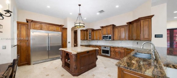 8 dormitorios villa en venta en Miami, Miami-Dade, Florida, USA № 615614 18