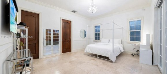 8 dormitorios villa en venta en Miami, Miami-Dade, Florida, USA № 615614 2