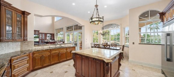 8 dormitorios villa en venta en Miami, Miami-Dade, Florida, USA № 615614 16